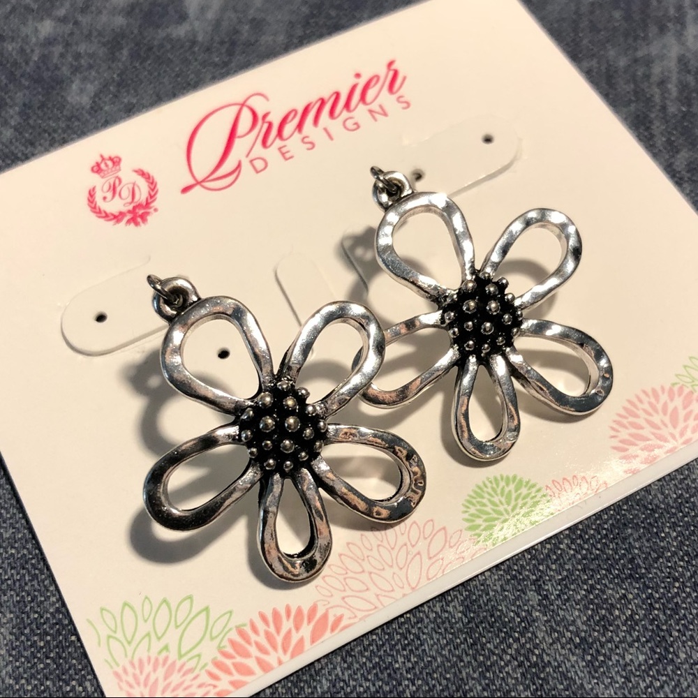 Premier Designs Flower Earrings